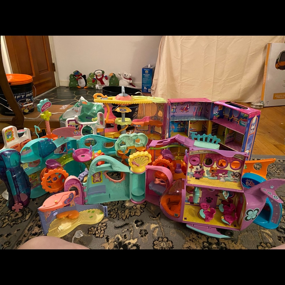 Littlest pet shop